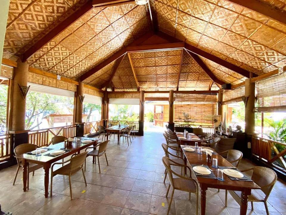 Magic Island Dive Resort Moalboal Exterior photo