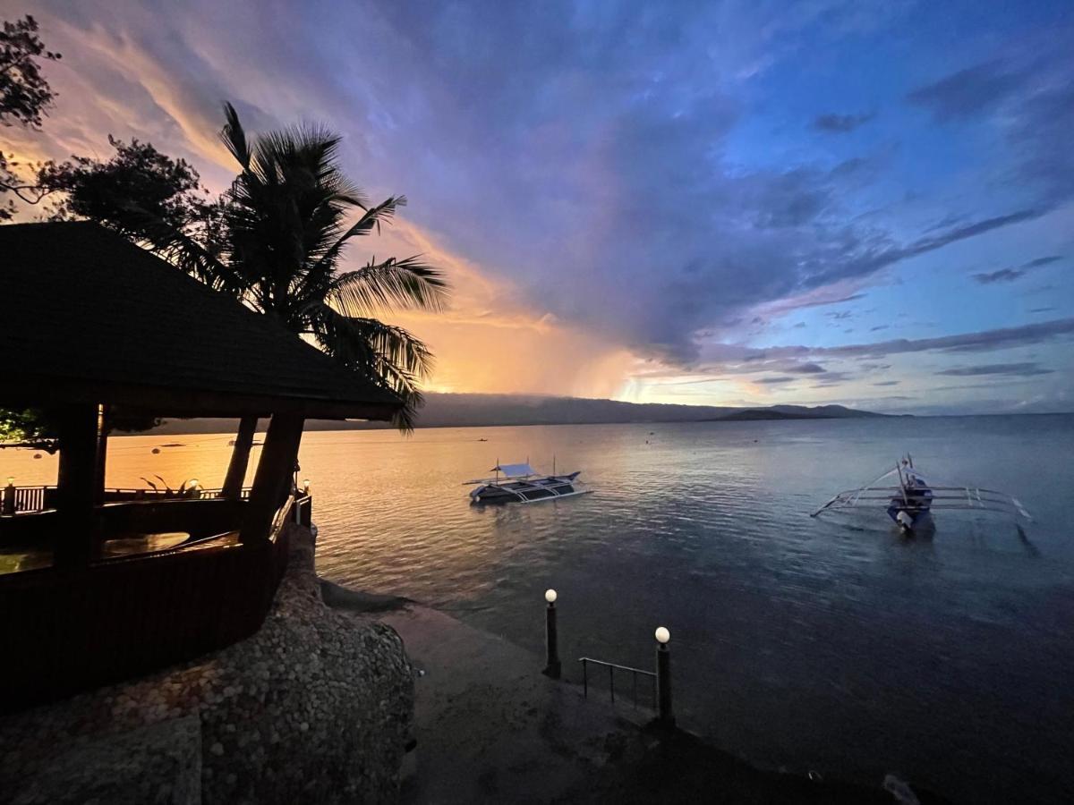Magic Island Dive Resort Moalboal Exterior photo