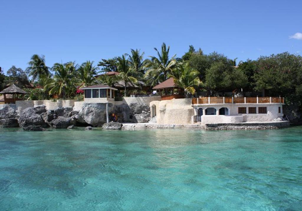 Magic Island Dive Resort Moalboal Exterior photo