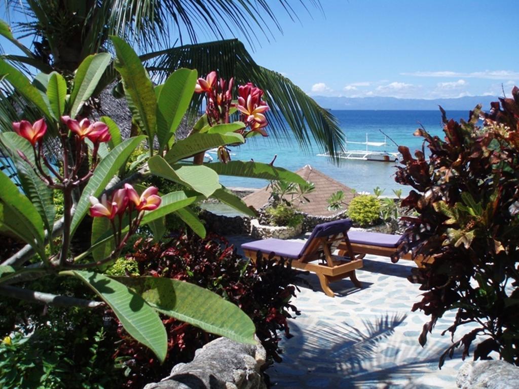 Magic Island Dive Resort Moalboal Exterior photo