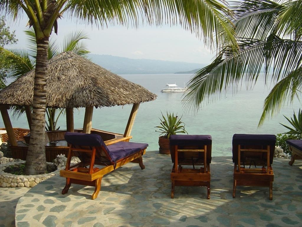 Magic Island Dive Resort Moalboal Exterior photo